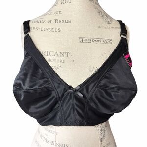 Mamia Lingerie Unpadded Unlined Poly Spandex Bra Sz 42D NWT